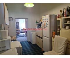 Kiskunhalas belvárosi galériás lakás garázzsal eladó!